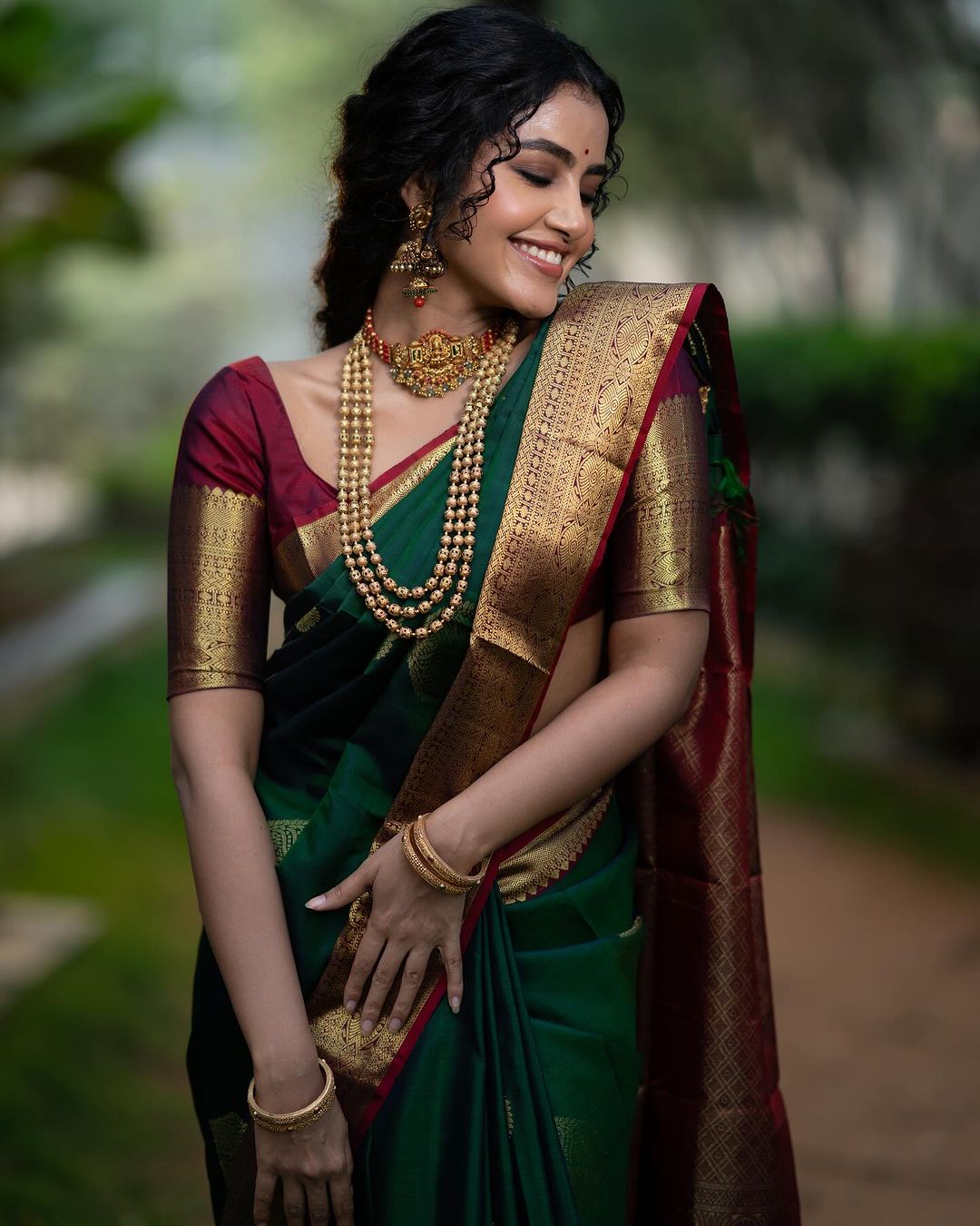 Malayalam Actress Anupama Parameswaran in Green Saree